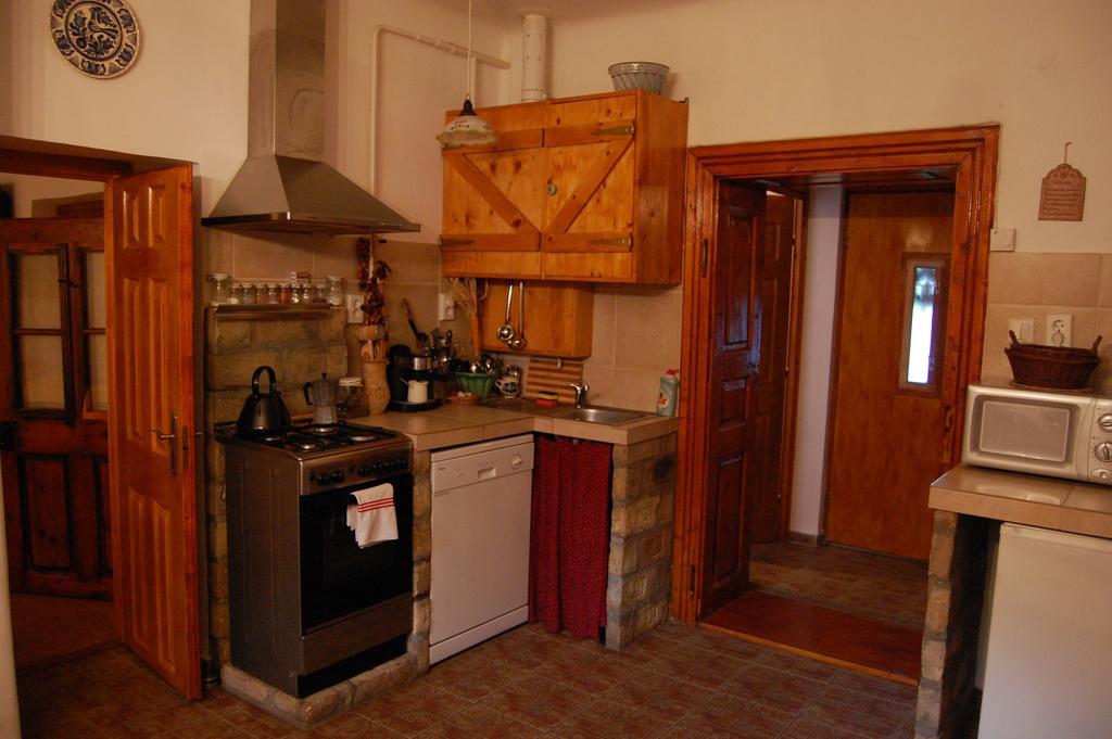 Tulipanos Vendeghaz Apartment Obanya Стая снимка
