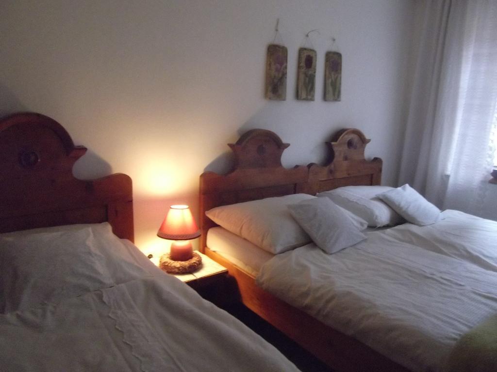 Tulipanos Vendeghaz Apartment Obanya Екстериор снимка