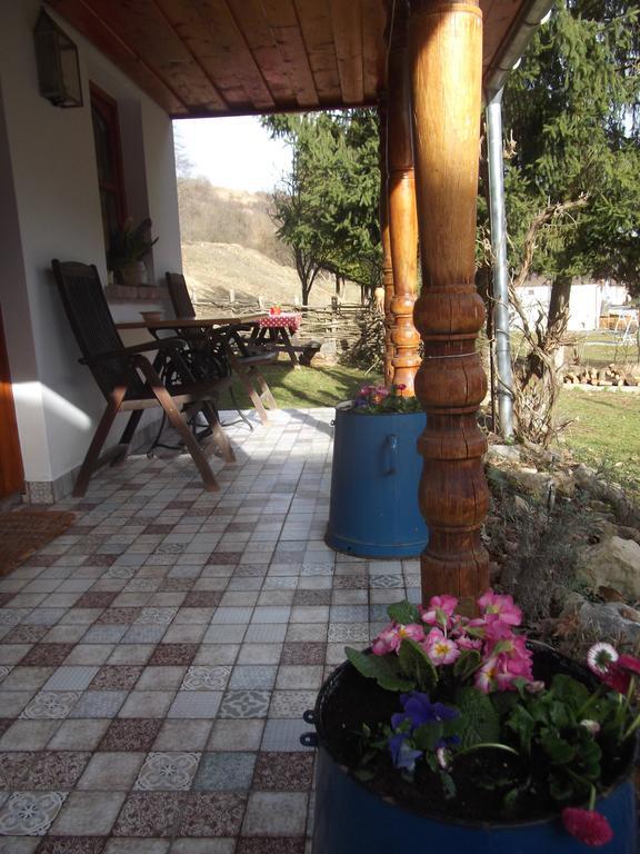 Tulipanos Vendeghaz Apartment Obanya Екстериор снимка